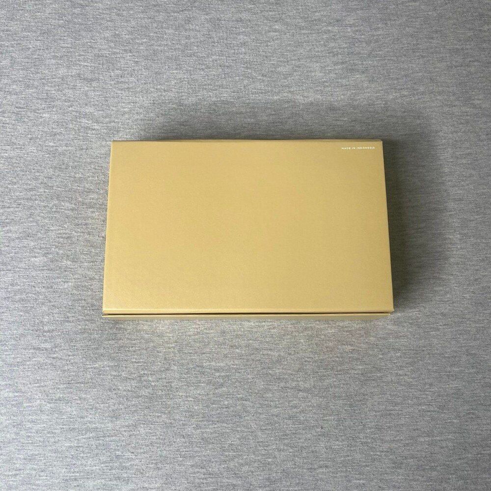 Michael Kors Empty 9”x6” Gift Box with Bow - Picture 10 of 12